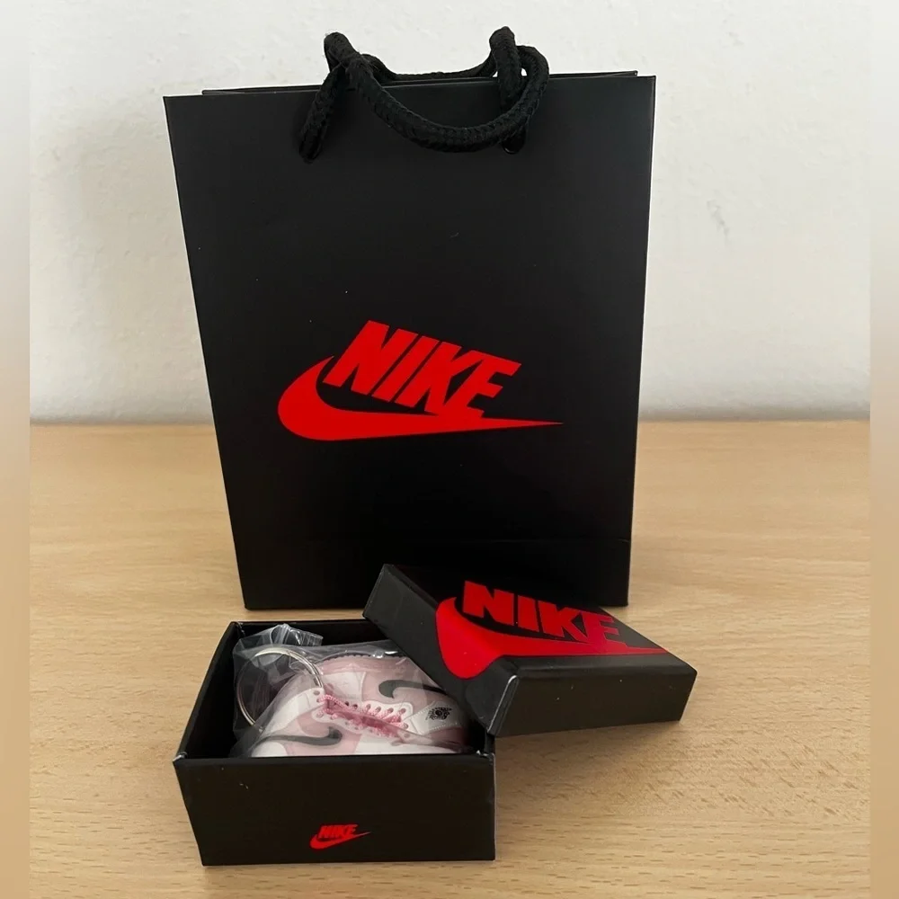 Pink and Black Fashion Sneaker Keychain BNIB with Box Shopper